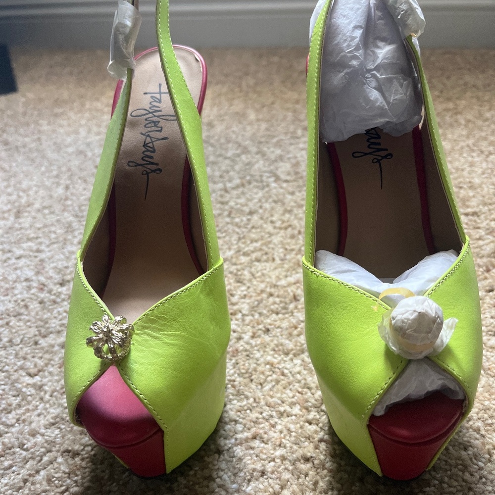 Taylor Says Platform Heel